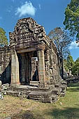 Banteay Kdei temple - the 'hall of dancers'.